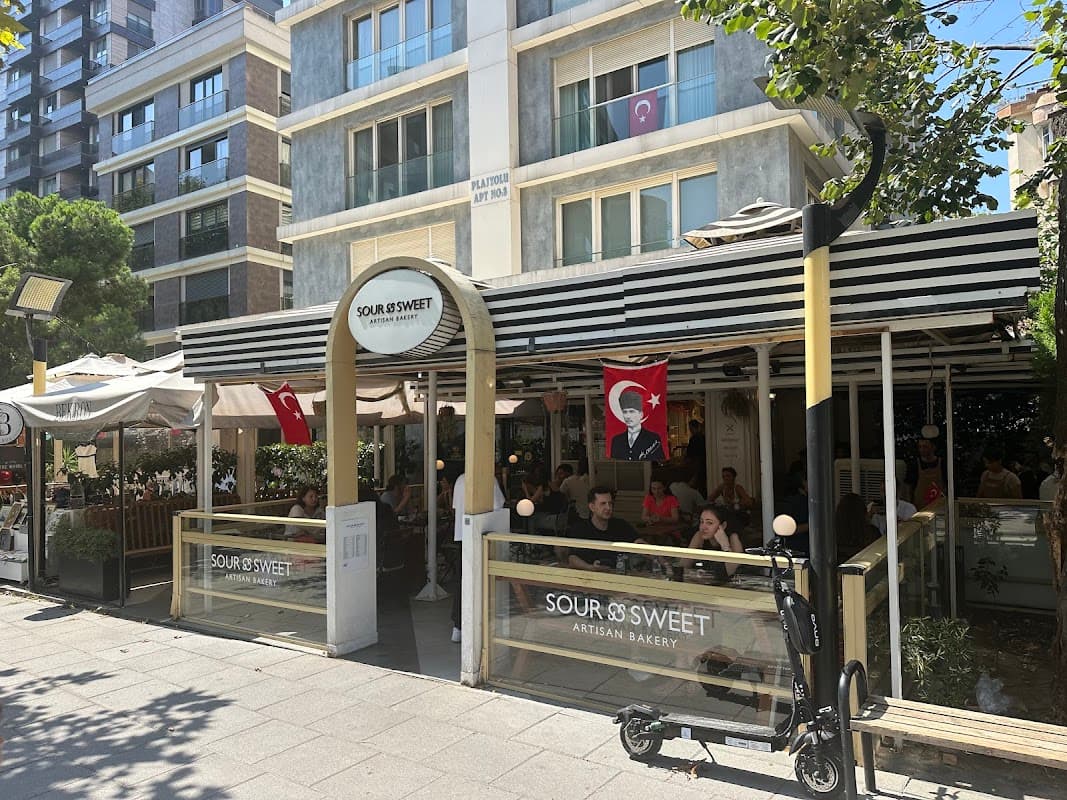 Sour & Sweet Artisan Bakery - Kadıköy