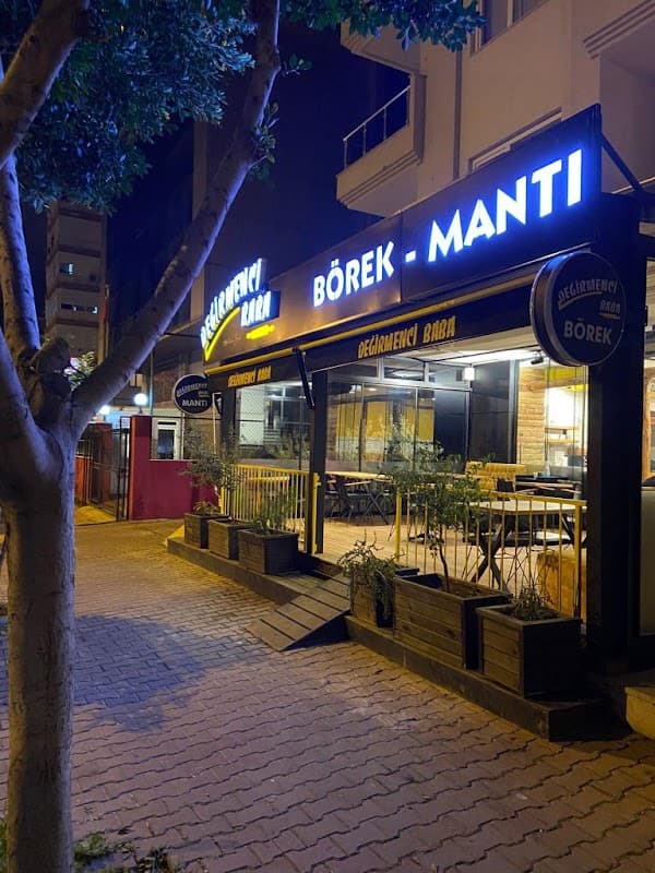 Değirmenci Baba Börek&Mantı Konyaaltı - Fırın