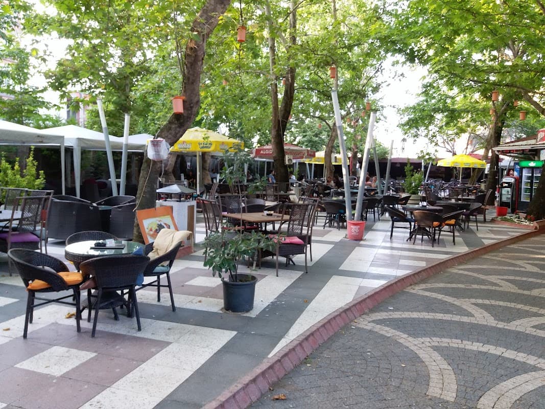 Kutlupark - Mustafakemalpaşa